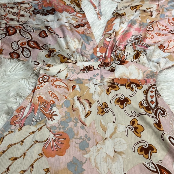 Aakaa Deep V Front and Deep V Back Balloon Sleeve Tie Back Paisley Mini Dress - Picture 5 of 16